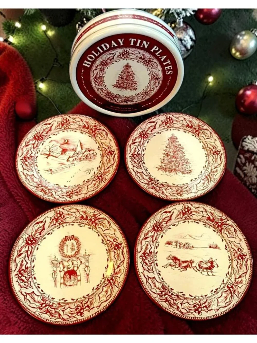 Holiday Tin Plates Set Of 4 Red & White Christmas Tree Design Tableware